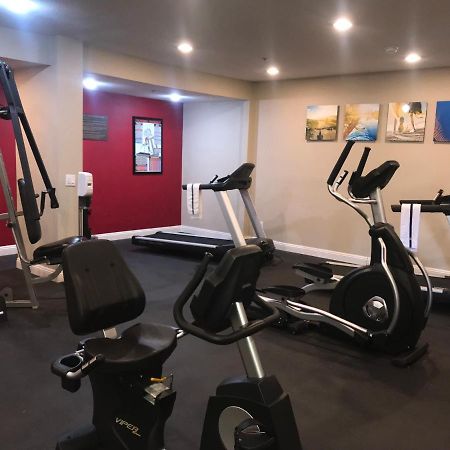 Comfort Inn & Suites Orange County John Wayne Airport Санта Ана Екстериор снимка