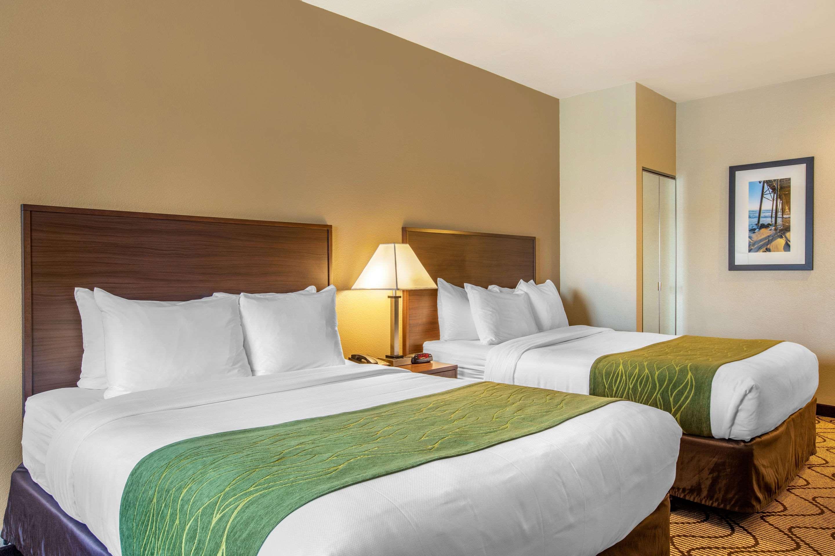 Comfort Inn & Suites Orange County John Wayne Airport Санта Ана Екстериор снимка
