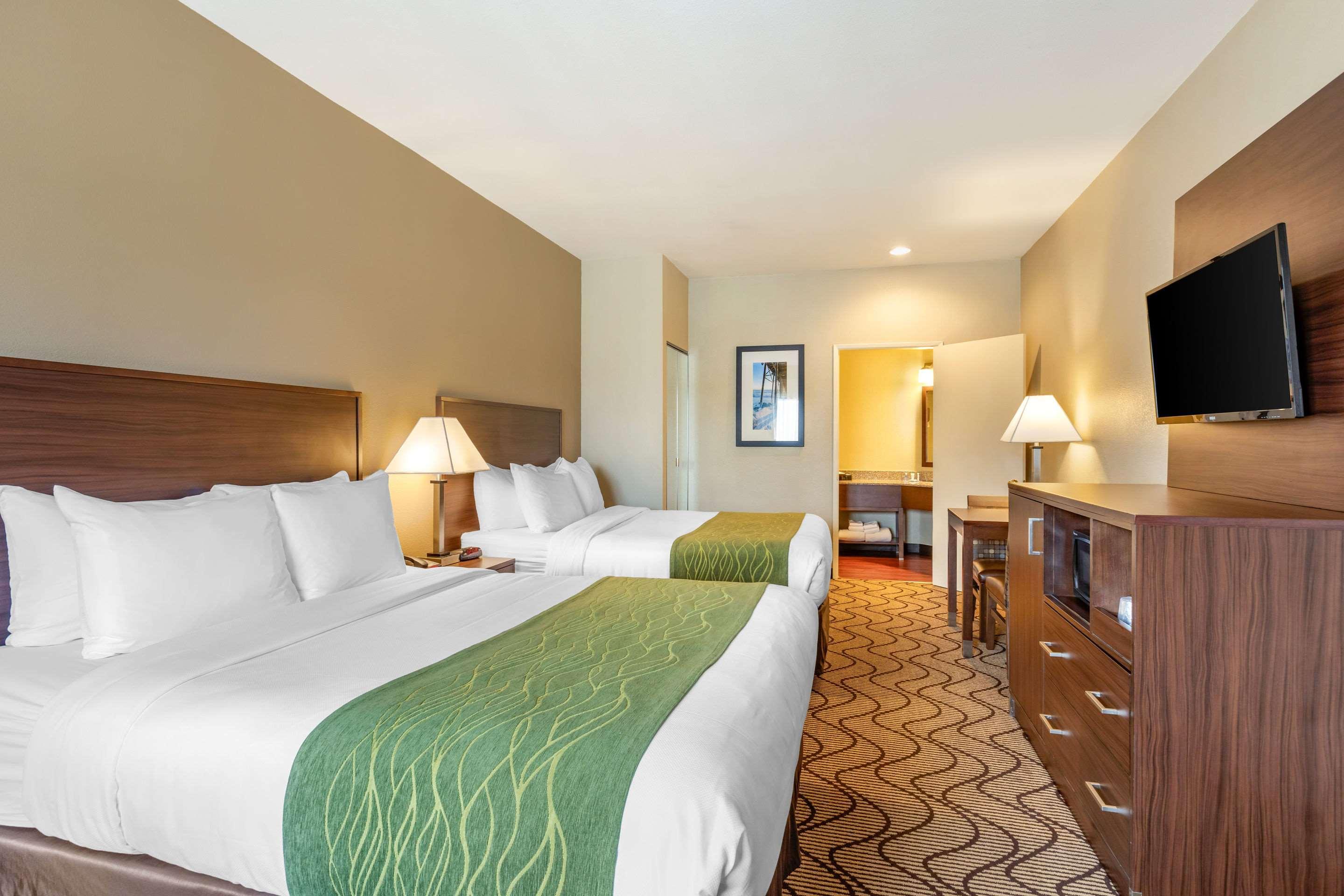 Comfort Inn & Suites Orange County John Wayne Airport Санта Ана Екстериор снимка