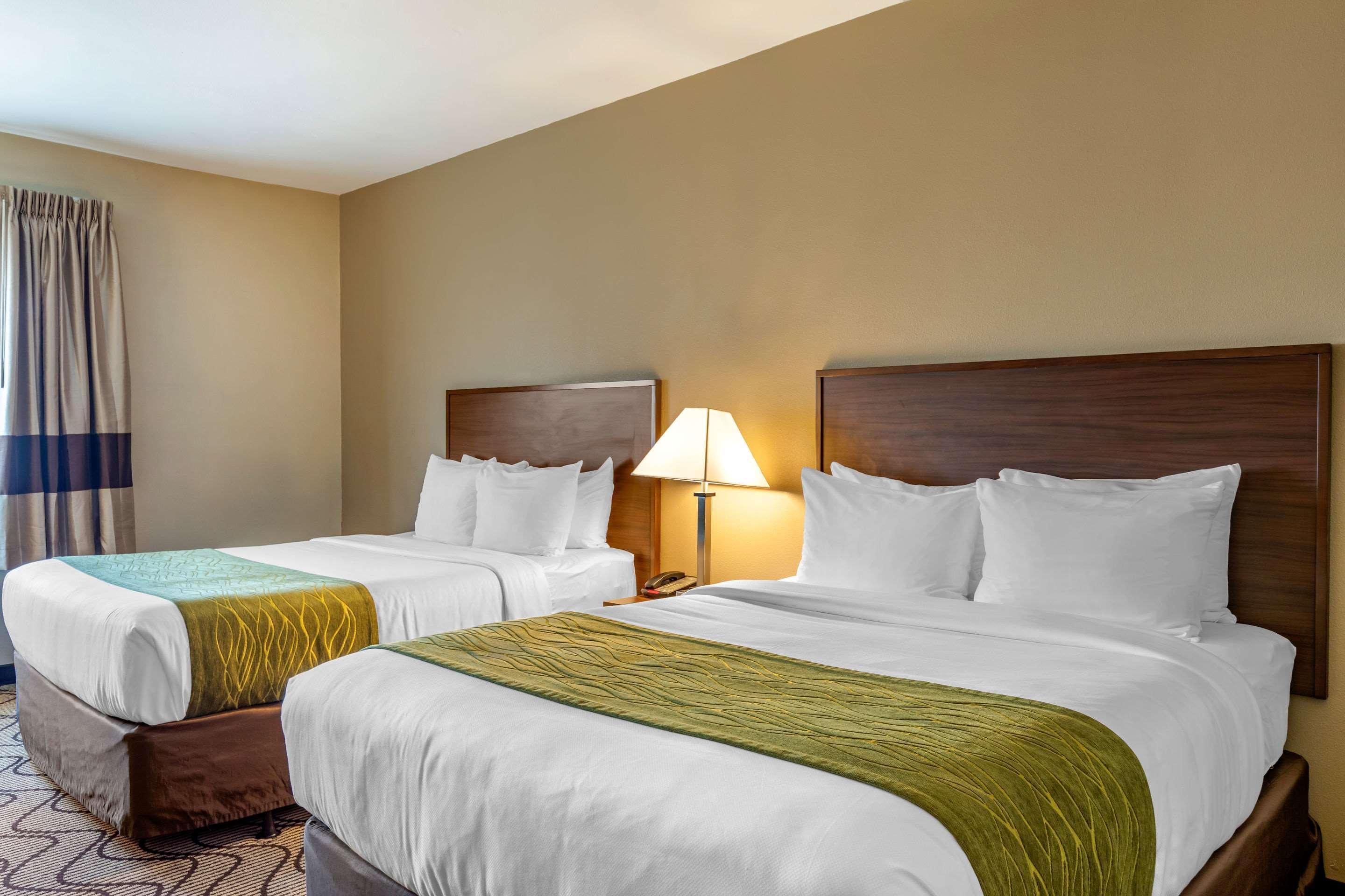 Comfort Inn & Suites Orange County John Wayne Airport Санта Ана Екстериор снимка