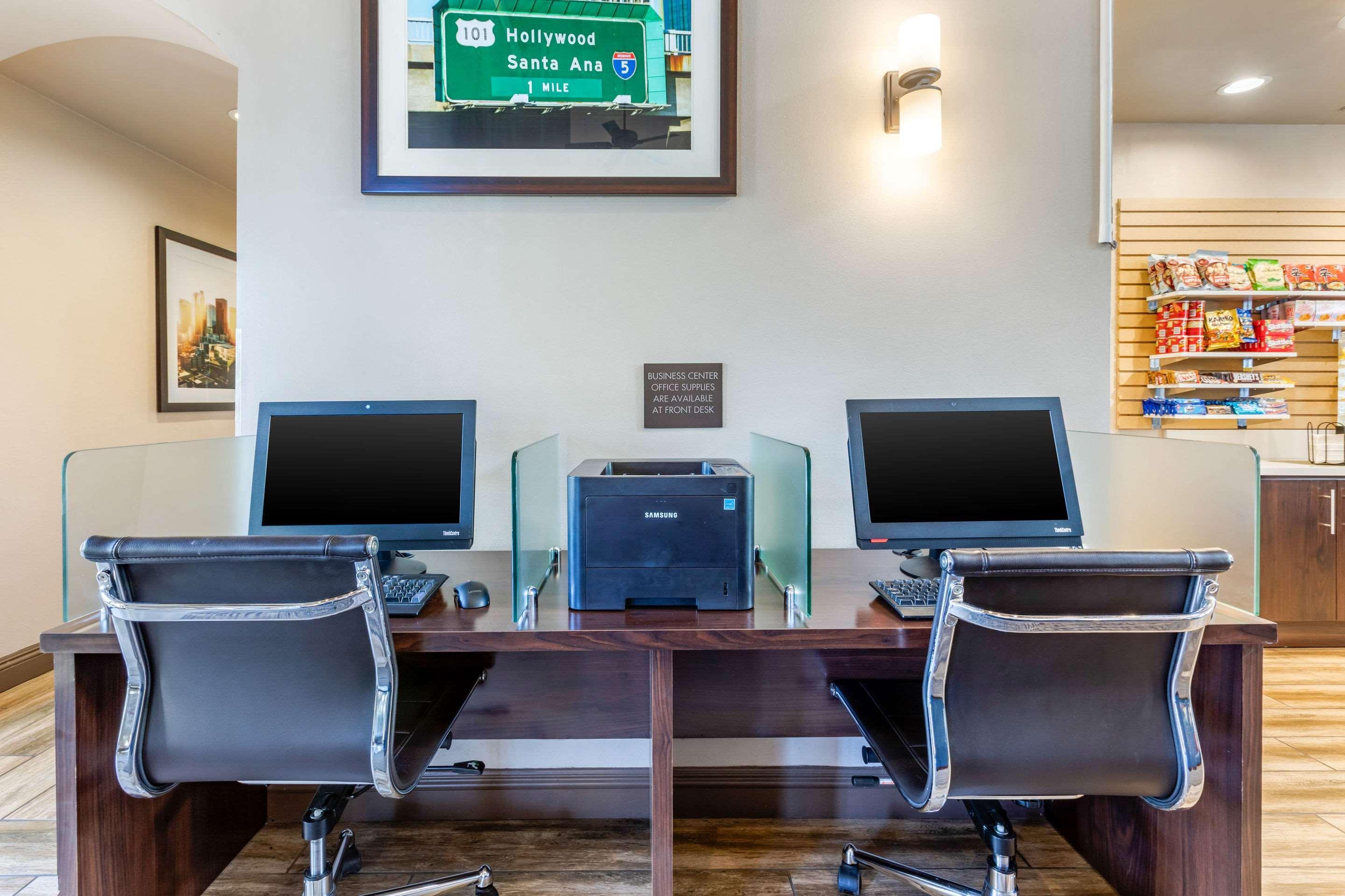 Comfort Inn & Suites Orange County John Wayne Airport Санта Ана Екстериор снимка