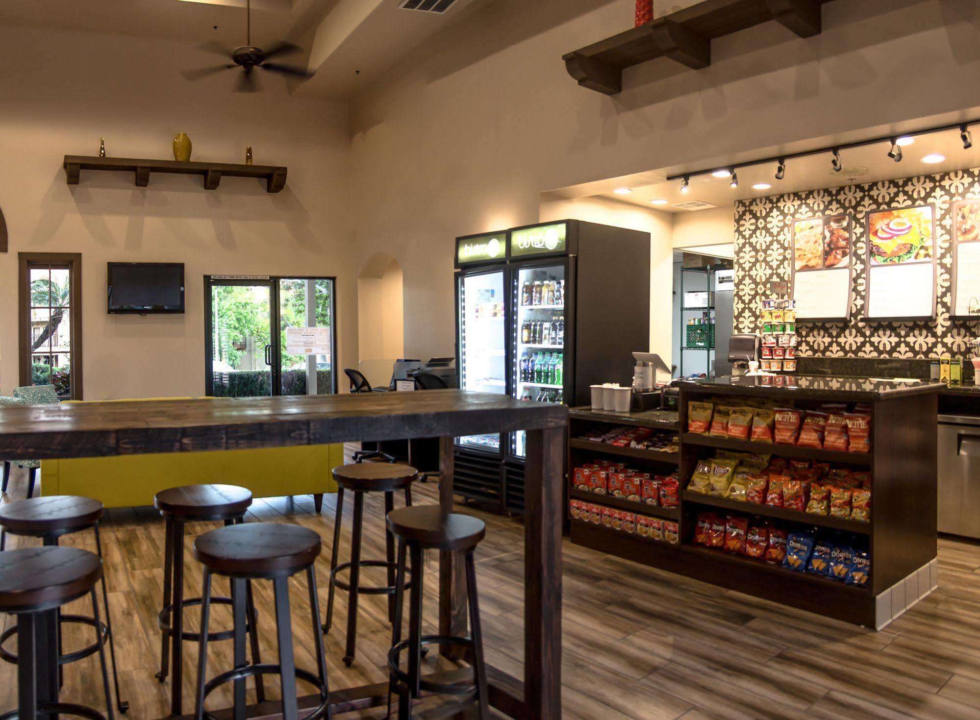 Comfort Inn & Suites Orange County John Wayne Airport Санта Ана Екстериор снимка